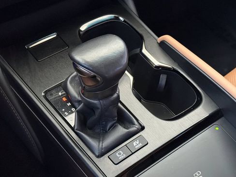 Used 2024 Lexus ES 300h w/ Premium Package FWD image 25