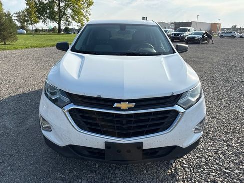 Used 2019 Chevrolet Equinox LS w/ LS Convenience Package AWD/4WD image 2