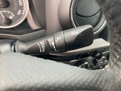 Used 2016 Toyota Tacoma SR5 w/ SR5 Appearance Package (SN) image 26