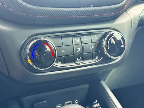 Used 2022 Chevrolet TrailBlazer RS FWD image 28