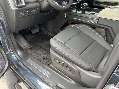 New 2026 GMC Hummer EV 4x4 Crew Cab image 31