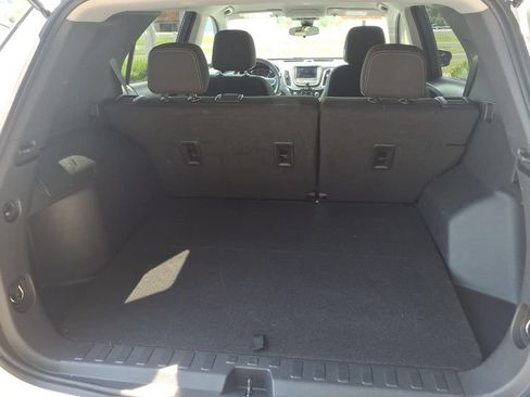 Used 2023 Chevrolet Equinox LT FWD image 16