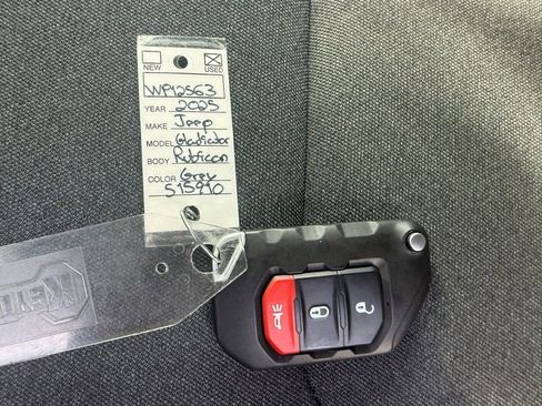 Certified 2025 Jeep Gladiator Rubicon w/ Safety Group image 41