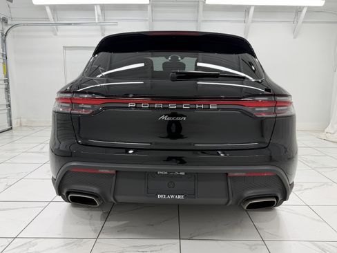 Certified 2025 Porsche Macan image 13