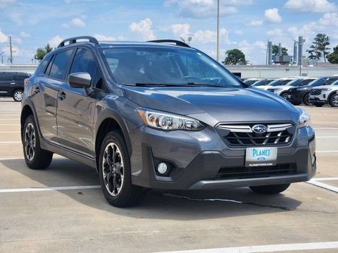 Used 2022 Subaru Crosstrek 2.0i Premium w/ Moonroof Package AWD/4WD image 3
