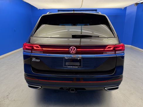 Used 2026 Volkswagen Atlas SE w/ Panoramic Sunroof Package FWD image 6