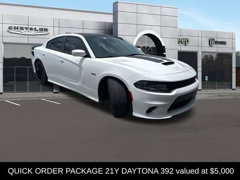 Used 2017 Dodge Charger R/T RWD image 1