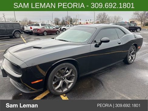 Used 2018 Dodge Challenger SXT Plus image 2