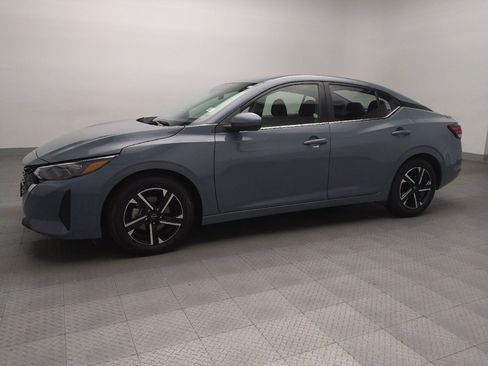 Used 2024 Nissan Sentra SV image 2