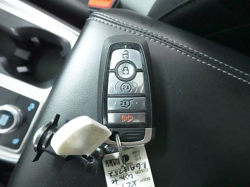 Used 2024 Ford Explorer XLT w/ Equipment Group 202A AWD/4WD image 21