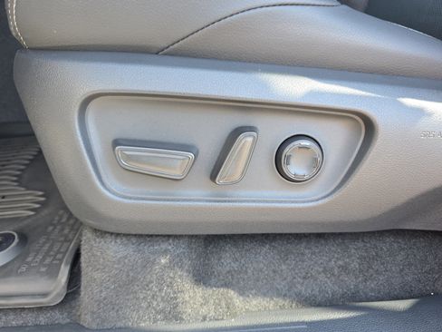 Used 2025 Toyota 4Runner Limited image 25