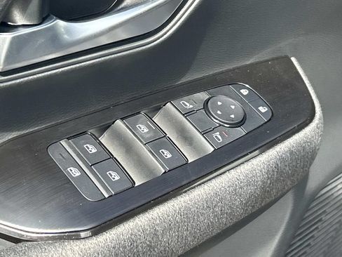 New 2026 Nissan Kicks SV w/ SV Premium Package FWD image 17