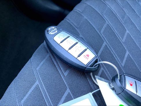 Used 2021 Nissan Kicks SV FWD image 15