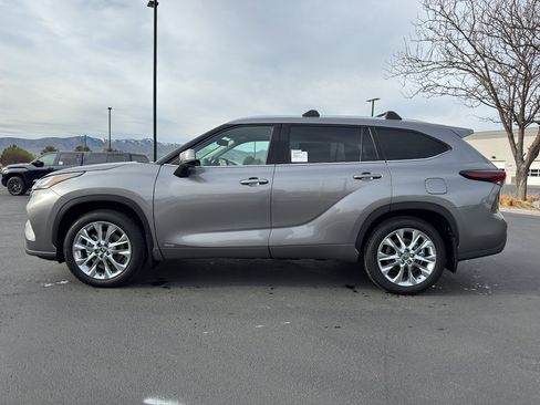 New 2026 Toyota Highlander Limited AWD/4WD image 4