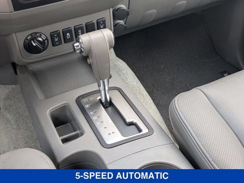 Used 2014 Nissan Frontier SL w/ SL Moonroof Package AWD/4WD image 28