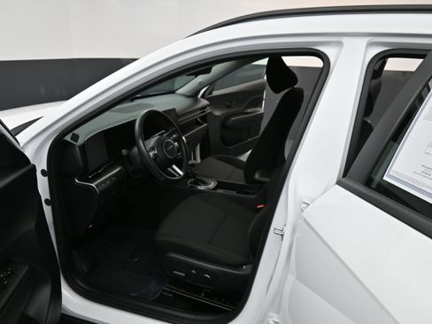 Certified 2025 Hyundai Kona SEL FWD image 11