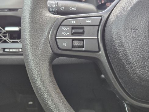 Certified 2025 Honda Accord SE image 25