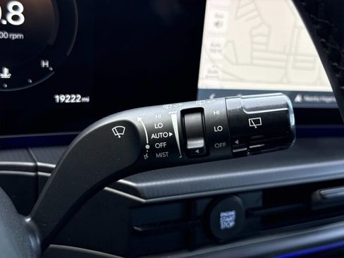 Used 2025 Hyundai Santa Fe Calligraphy FWD image 17