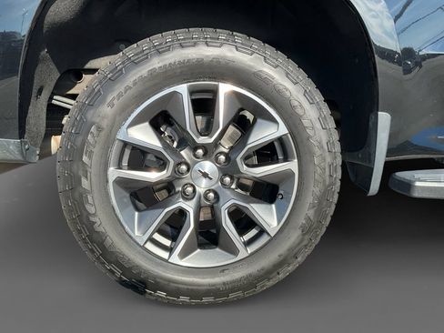 Used 2023 Chevrolet Silverado 1500 RST w/ Protection Package AWD/4WD image 11
