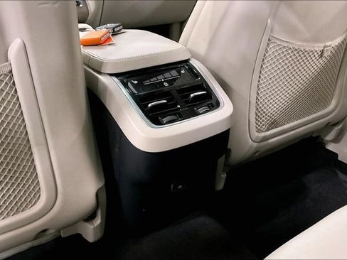 Certified 2024 Volvo XC90 B6 Ultimate w/ Protection Package Premier AWD/4WD image 37