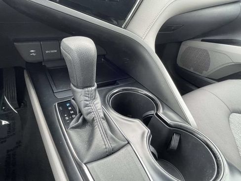Used 2018 Toyota Camry LE w/ Convenience Package FWD image 22