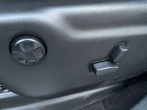 Used 2017 Jeep Grand Cherokee Limited image 35