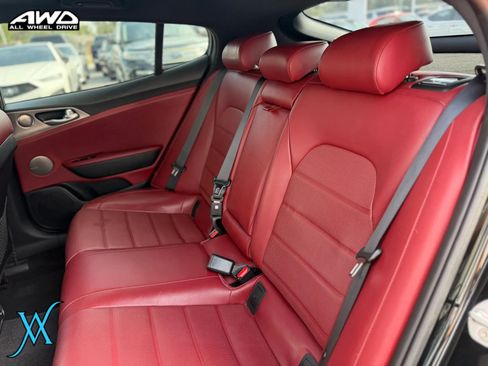 Used 2019 Kia Stinger GT2 AWD/4WD image 17