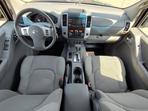 Used 2013 Nissan Frontier SV w/ SV Value Truck Pkg AWD/4WD image 34