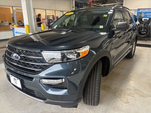 Certified 2024 Ford Explorer XLT w/ Equipment Group 202A AWD/4WD image 4