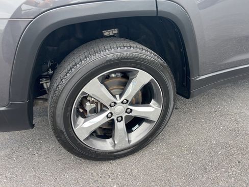 Used 2022 Jeep Grand Cherokee L Limited image 12