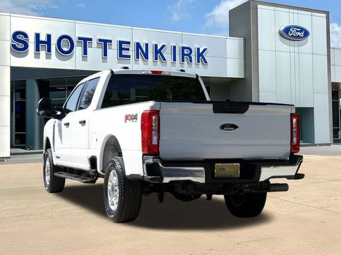 Certified 2025 Ford F250 XLT w/ FX4 Off-Road Package AWD/4WD image 7