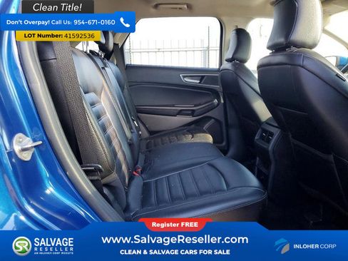 Used 2023 Ford Edge SEL image 2