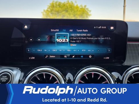 Used 2023 Mercedes-Benz GLB 250 4MATIC w/ Premium Package image 20