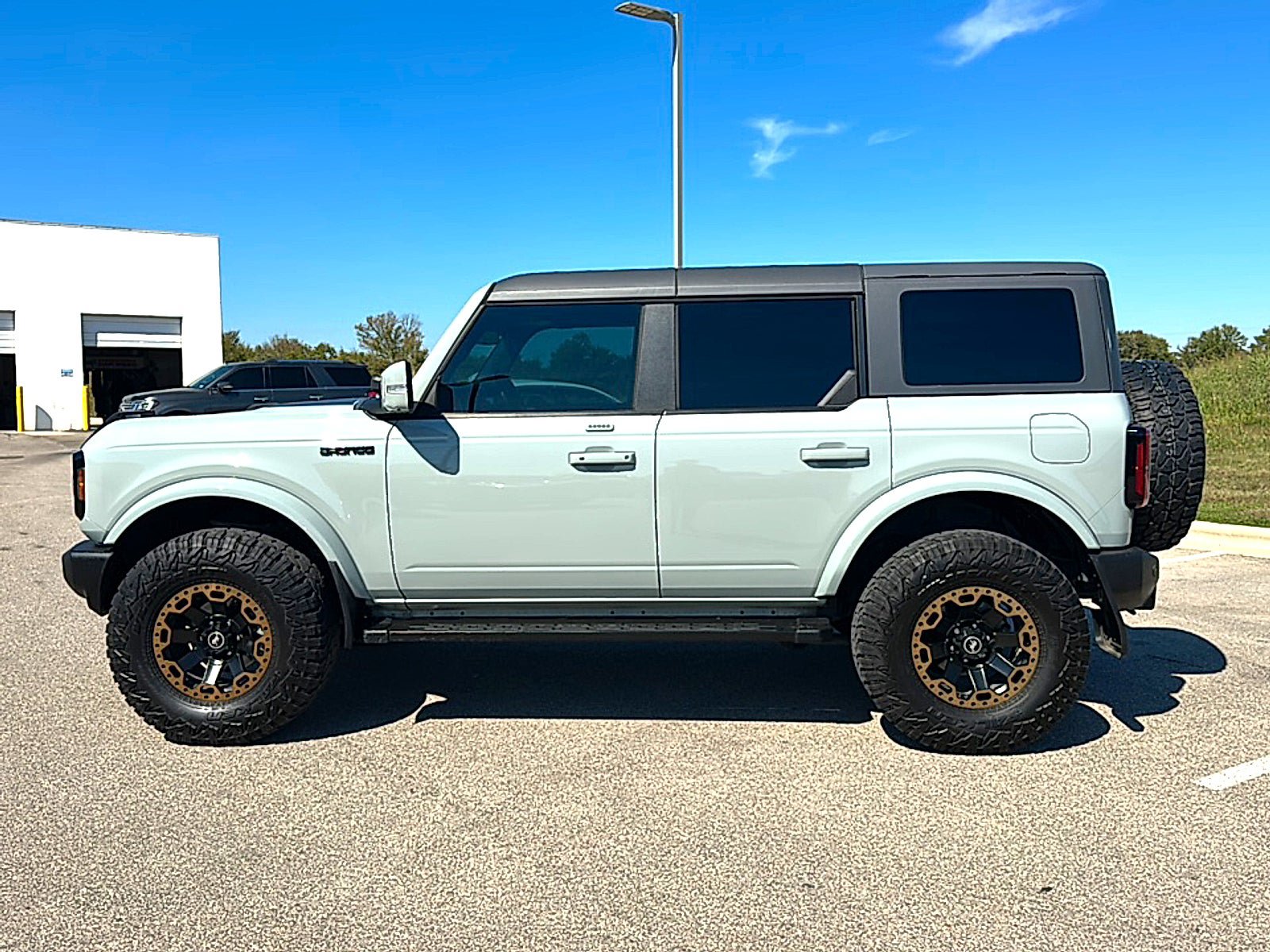 Used 2022 Ford Bronco Outer Banks AWD/4WD image 5