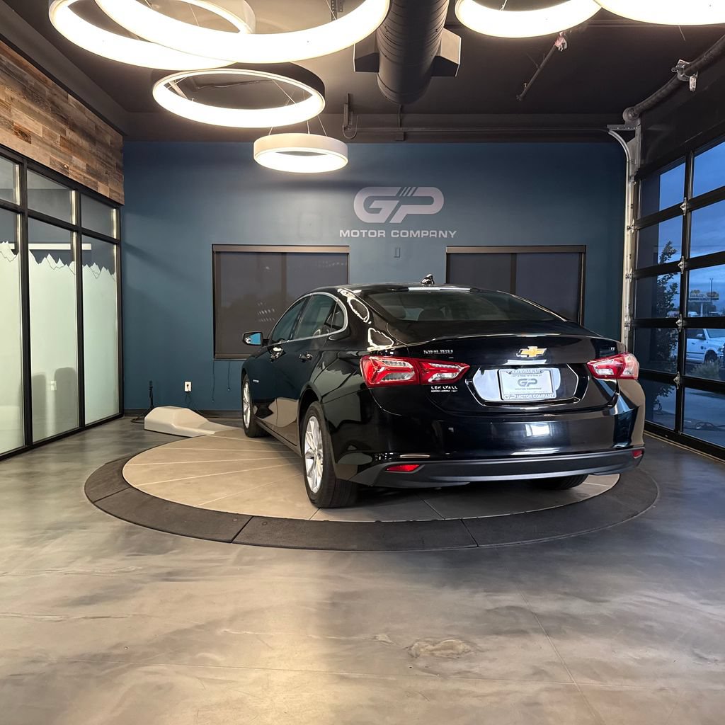 Used 2022 Chevrolet Malibu LT FWD image 5