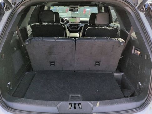 Used 2025 Ford Explorer ST-Line w/ Premium Package AWD/4WD image 13