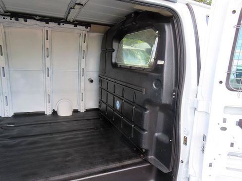 Used 2018 Chevrolet Express 2500 w/ Driver Convenience Package RWD image 21