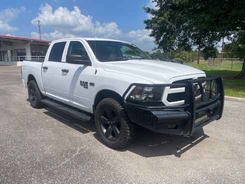 Used 2019 RAM 1500 Express w/ Express Value Package AWD/4WD image 1