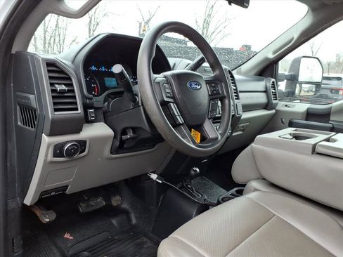 Used 2017 Ford F450 XL w/ Power Equipment Group image 14