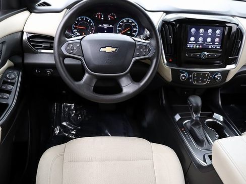 Used 2023 Chevrolet Traverse LS image 15