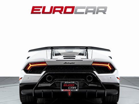 Used 2018 Lamborghini Huracan Performante image 4
