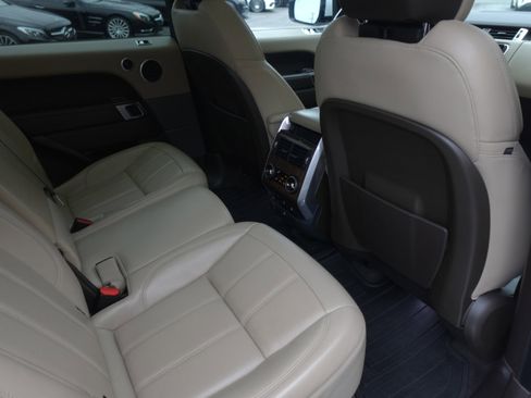 Used 2020 Land Rover Range Rover Sport HSE Dynamic image 10