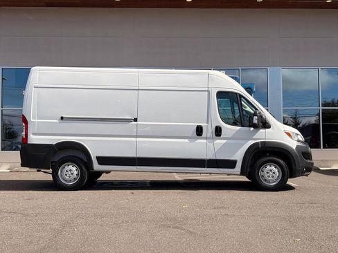 Used 2023 RAM ProMaster 2500 FWD image 4