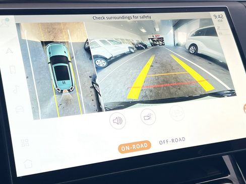 Used 2023 Land Rover Range Rover Sport SE Dynamic image 27