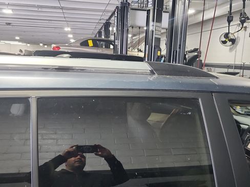 Used 2013 Toyota Highlander Limited FWD image 2