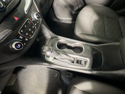 Used 2018 Chevrolet Equinox LT FWD image 25