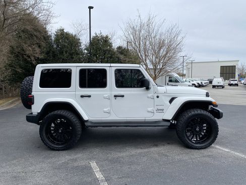 Used 2021 Jeep Wrangler Unlimited Sahara image 10