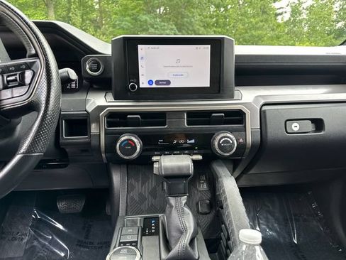 Certified 2025 Toyota 4Runner SR5 AWD/4WD image 26