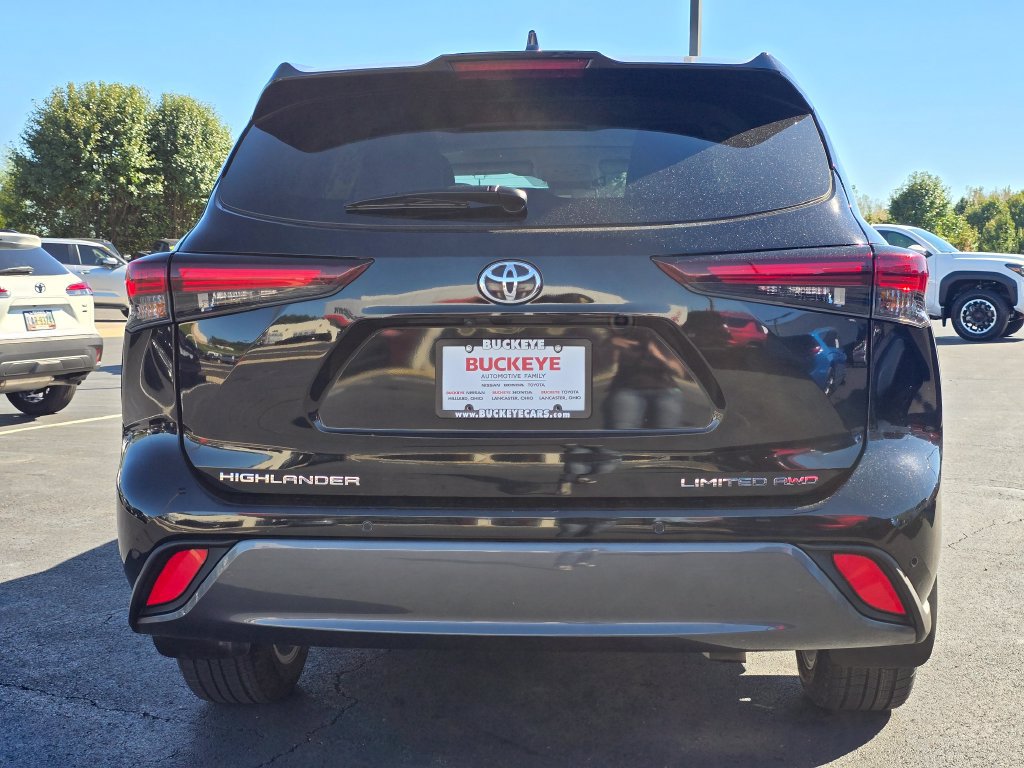 Used 2025 Toyota Highlander Limited AWD/4WD image 7
