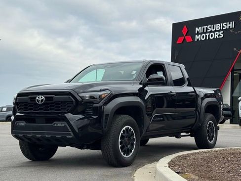 Used 2024 Toyota Tacoma TRD Off-Road AWD/4WD image 8